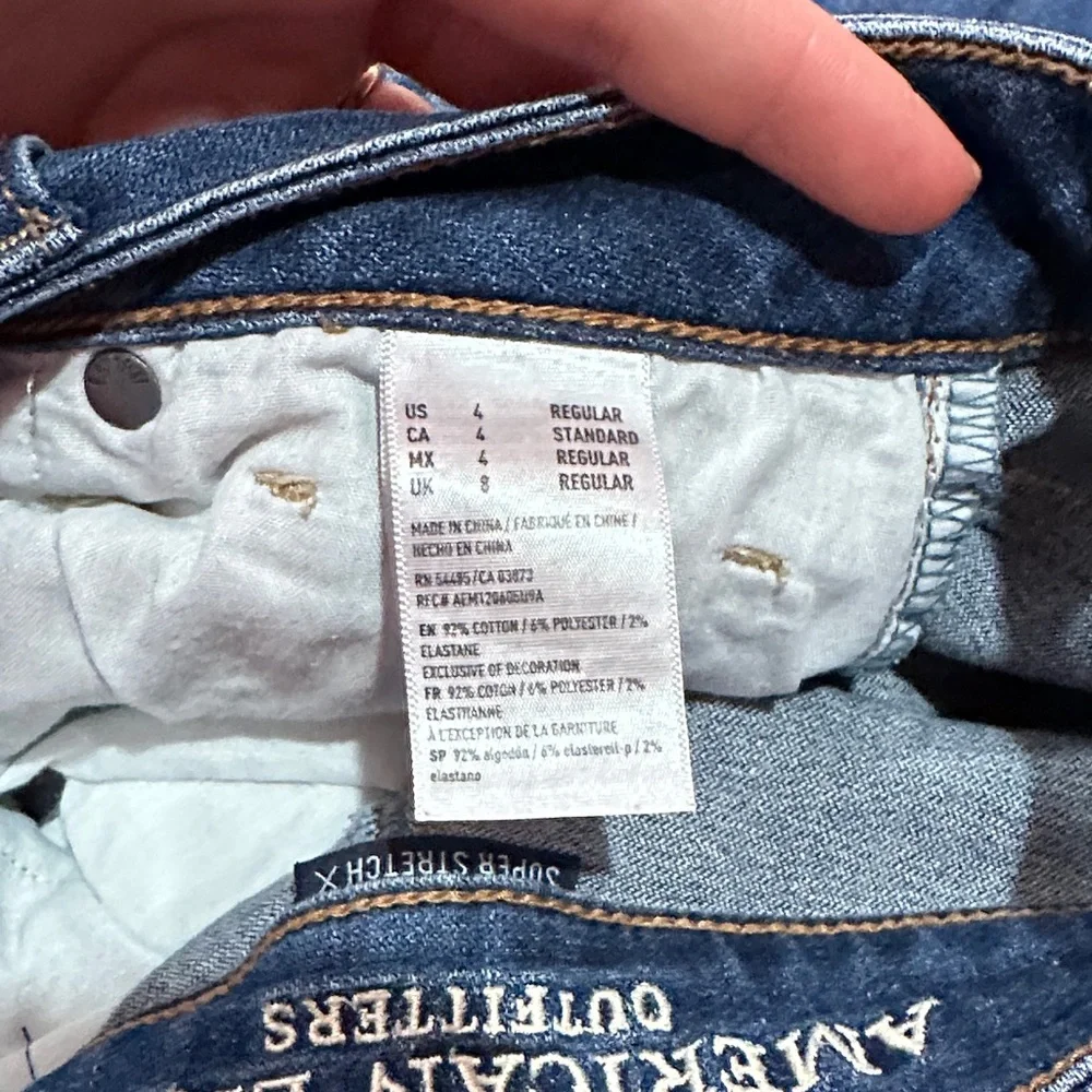 American Eagle Outfitters Women's Blue Distressed Jeans Size 4 - Picture 3 of 8